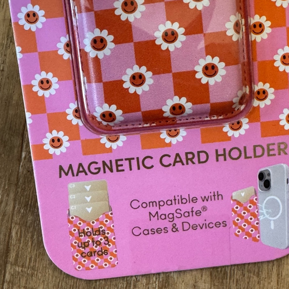 XO Poppy iPhone 15/14/13 Floral Case and magnetic card holder - Picture 5 of 6